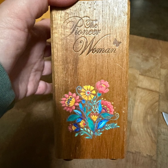 The Pioneer Woman Floral Ceramic Knife Set with Wooden Block 4 knives - Picture 6 of 9